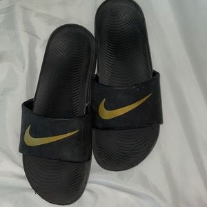 black nike slides